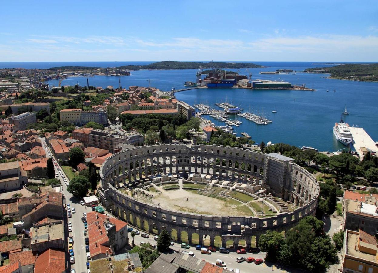 Apartments With A Parking Space Pula - 16053 Εξωτερικό φωτογραφία